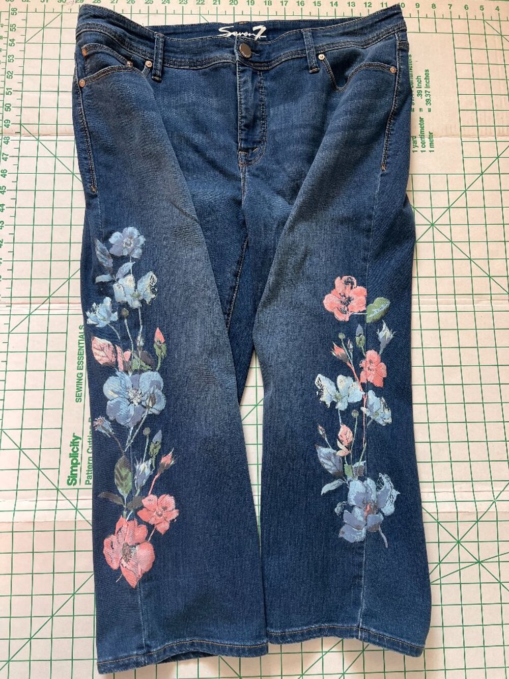 Seven7 Floral Print Boyfriend Capri Jeans Size 16 Mid Rise BOHO Artistic